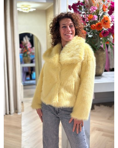 Jas Fake Fur vrolijke kleur damesmode