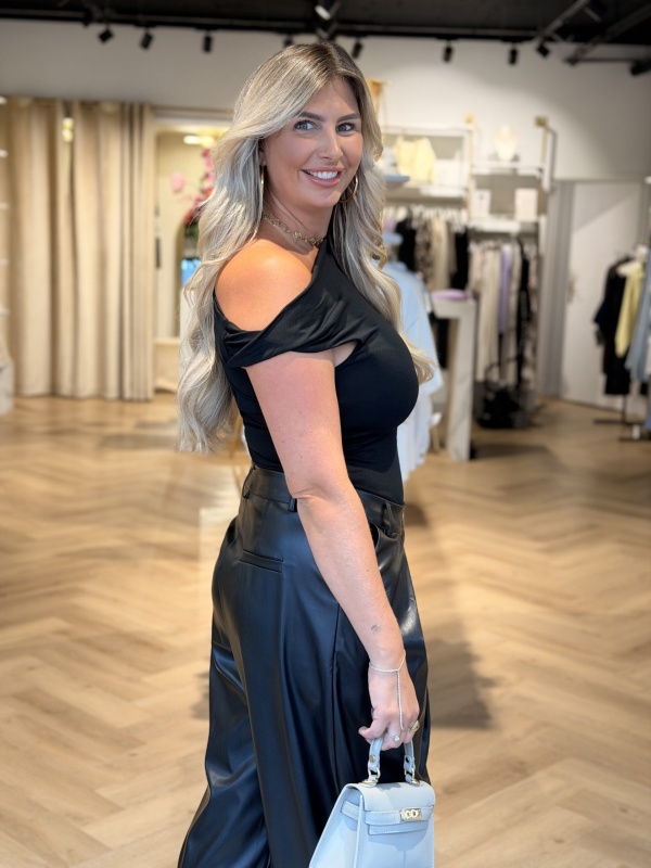Off-Shoulder Top Zwart